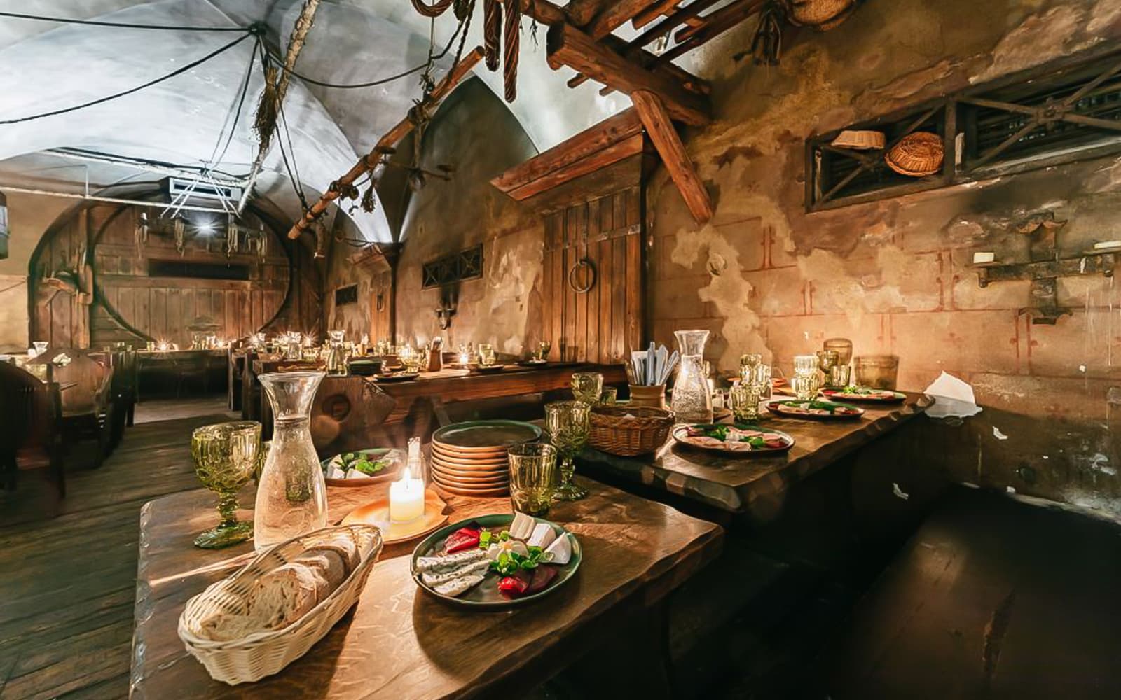 Prague: Early 3-Course Medieval Dinner with Show & Unlimited Drinks tickets in Prague - Activities | TickYourList