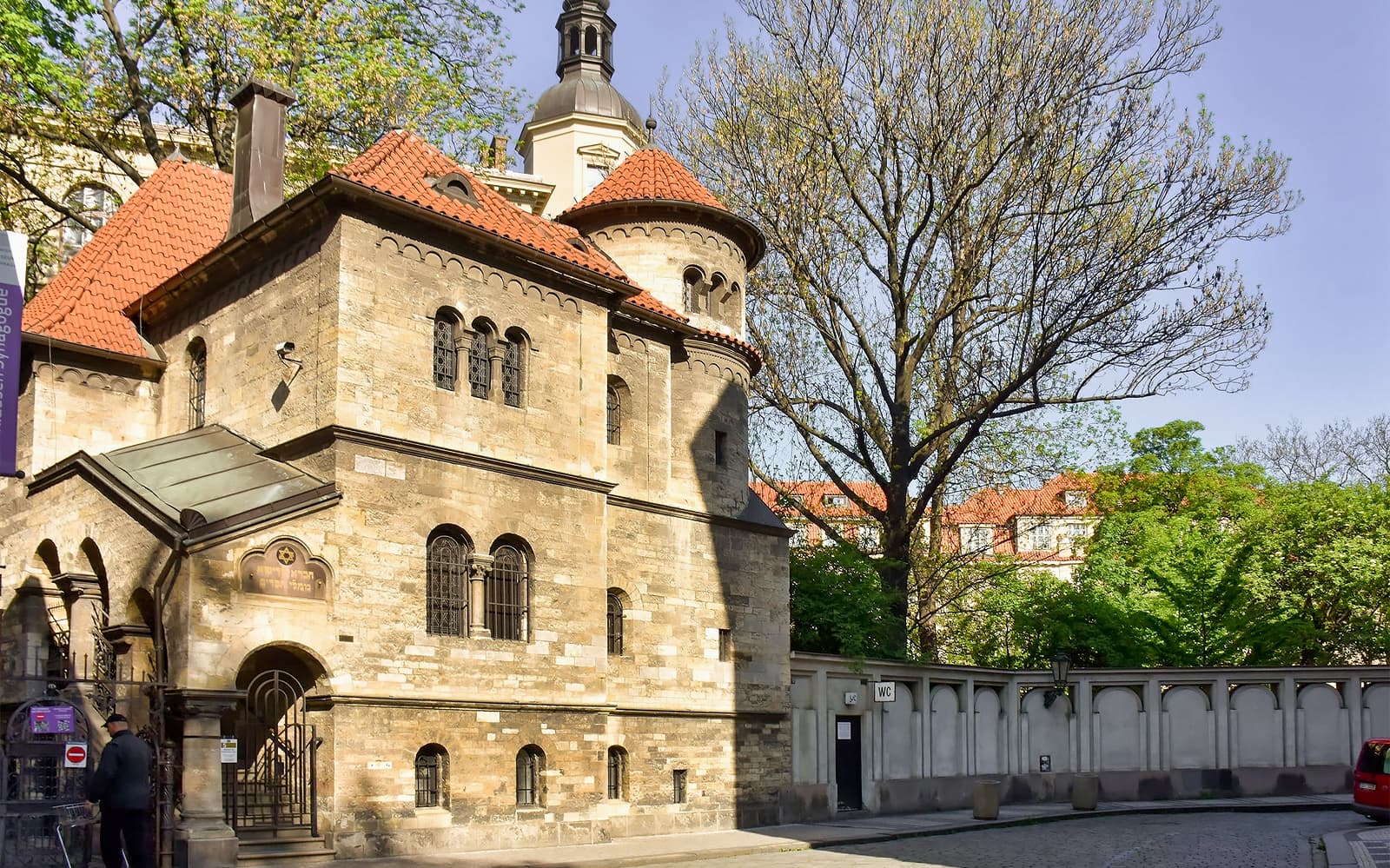Jewish Quarter Escorted Skip-the-Line Tickets & Optional Audio Guide in Prague - Attractions | TickYourList