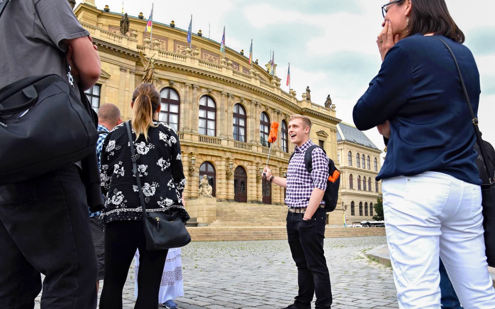 Prague Guided Tour with River Cruise, Czech Lunch & Drinks