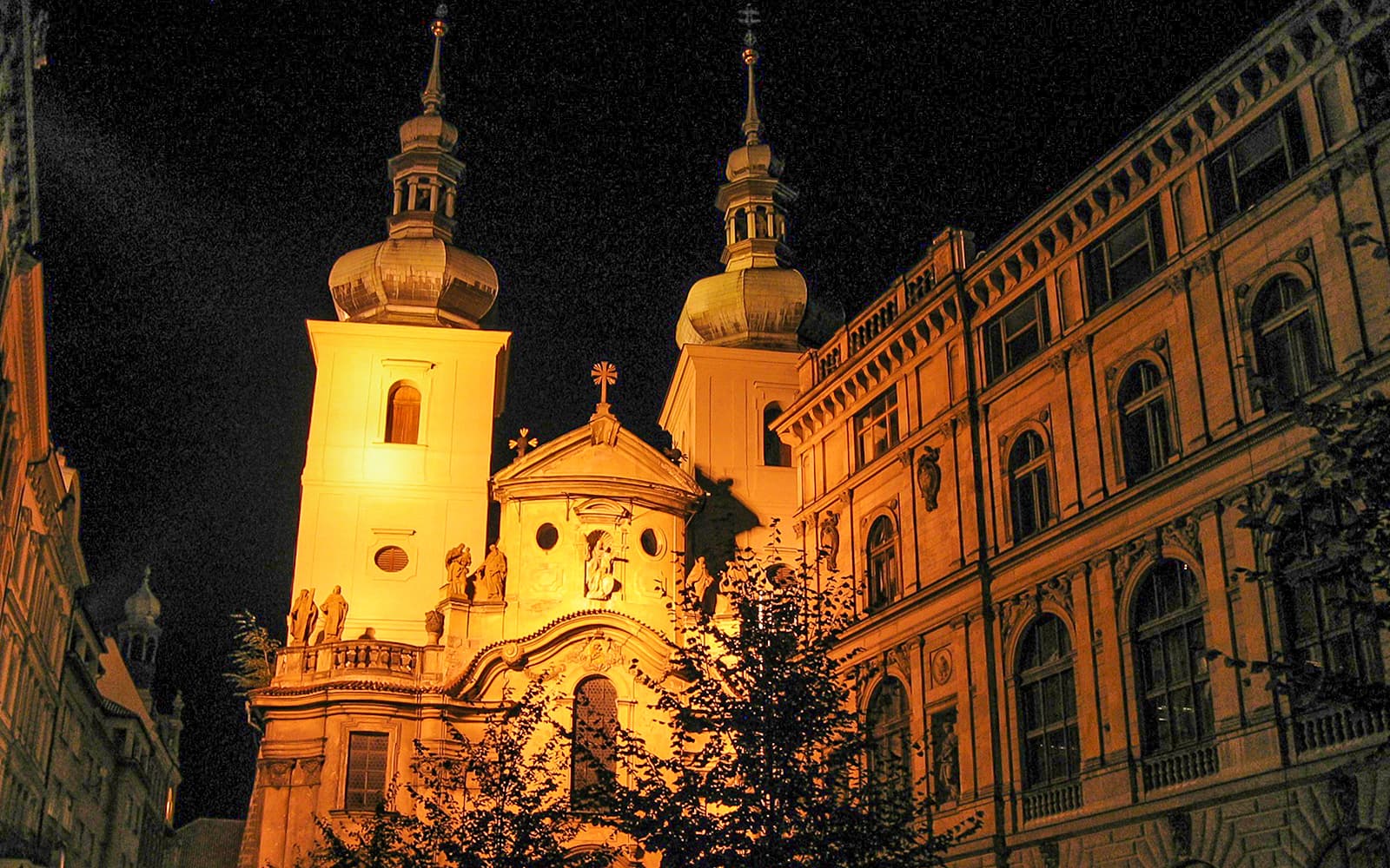 Prague Evening Ghost Tour with Museum Entry Tickets in Prague - Features | TickYourList