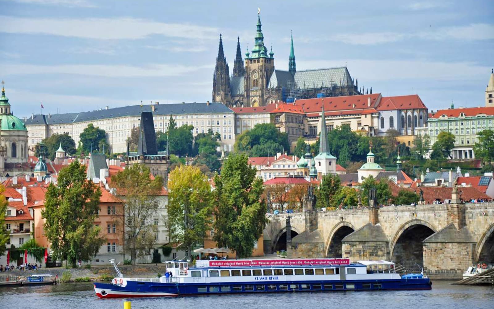 1-Hour Panoramic Sightseeing Cruise in Prague with Online Audio Guide