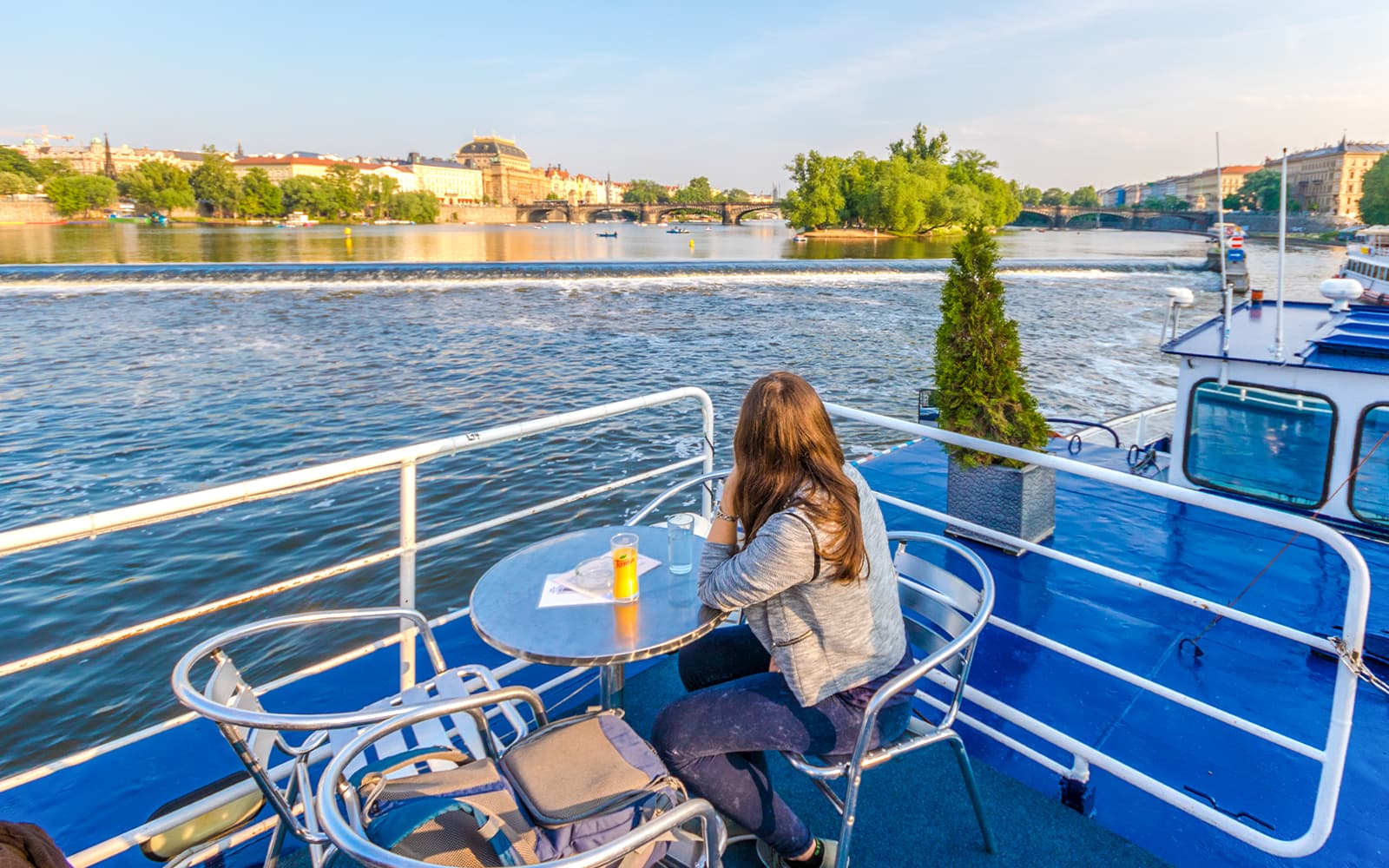 Best of Prague: City Tour by Boat, Bus and on Foot