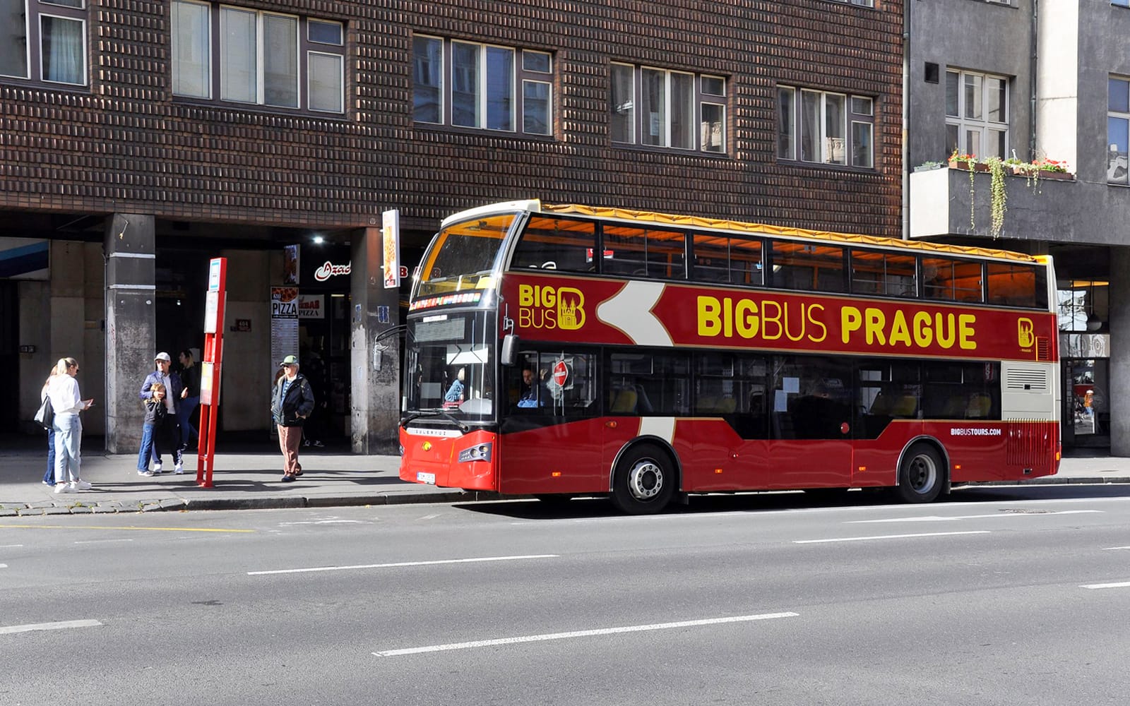 Combo (Save 8%): Prague Castle Guided Tour + Hop-on Hop-off Bus Tour tickets in Prague - Highlights | TickYourList