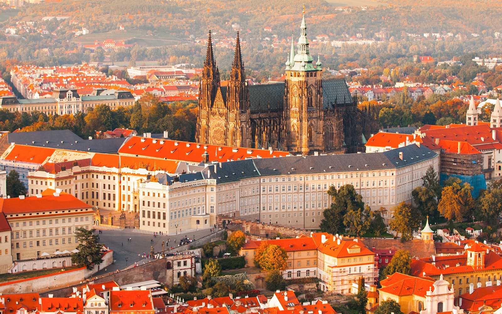 Prague Castle Guided Tour of Exteriors with Entry Tickets