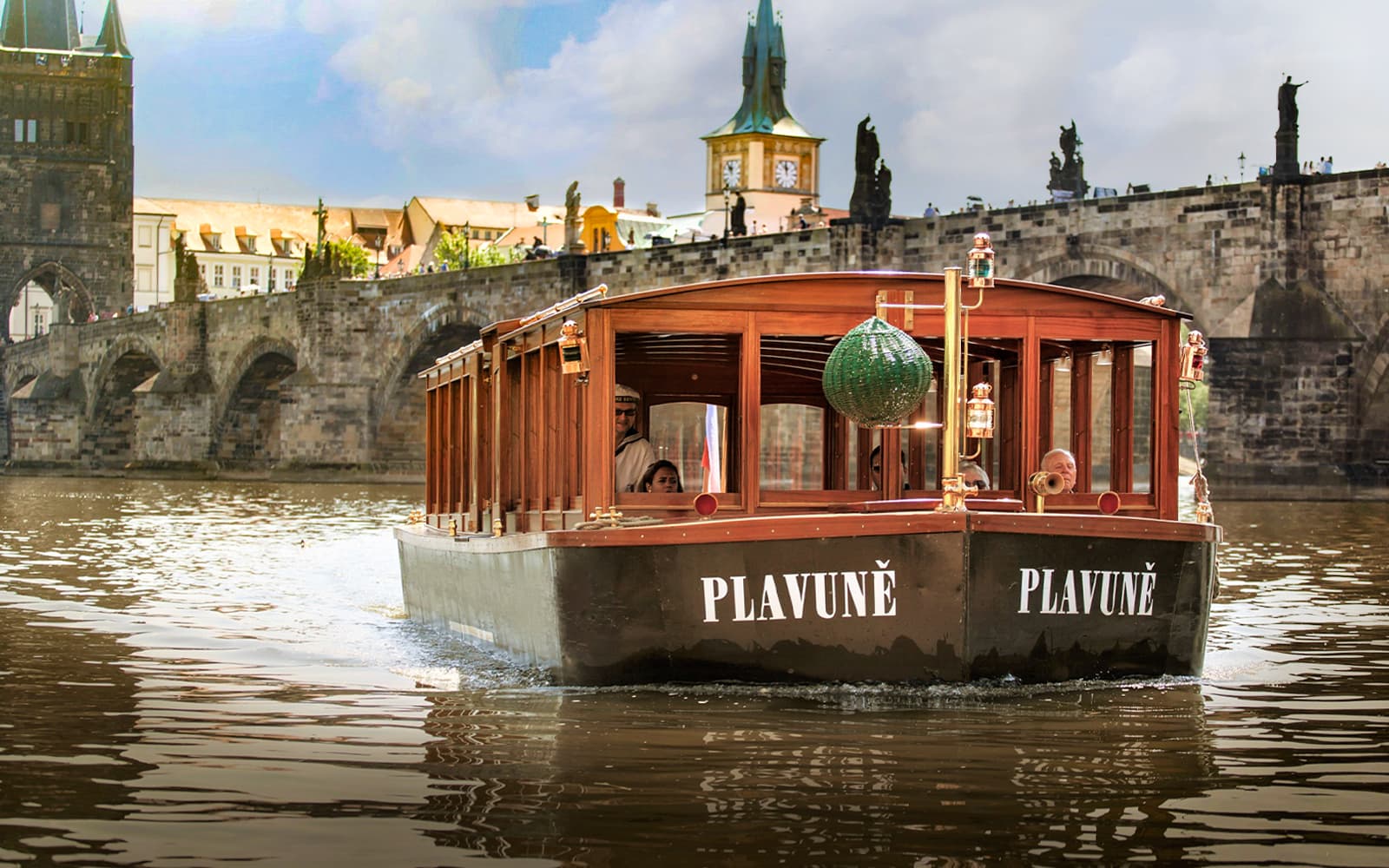 6hr Prague City Tour with River Boat Cruise and Lunch tickets in Prague - Features | TickYourList