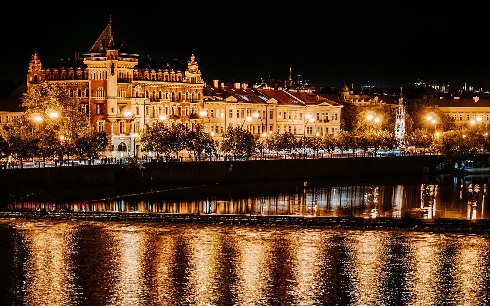 3-Hour Guided Walking Tour of Prague with a Drink & Transfers tickets in Prague - Activities | TickYourList