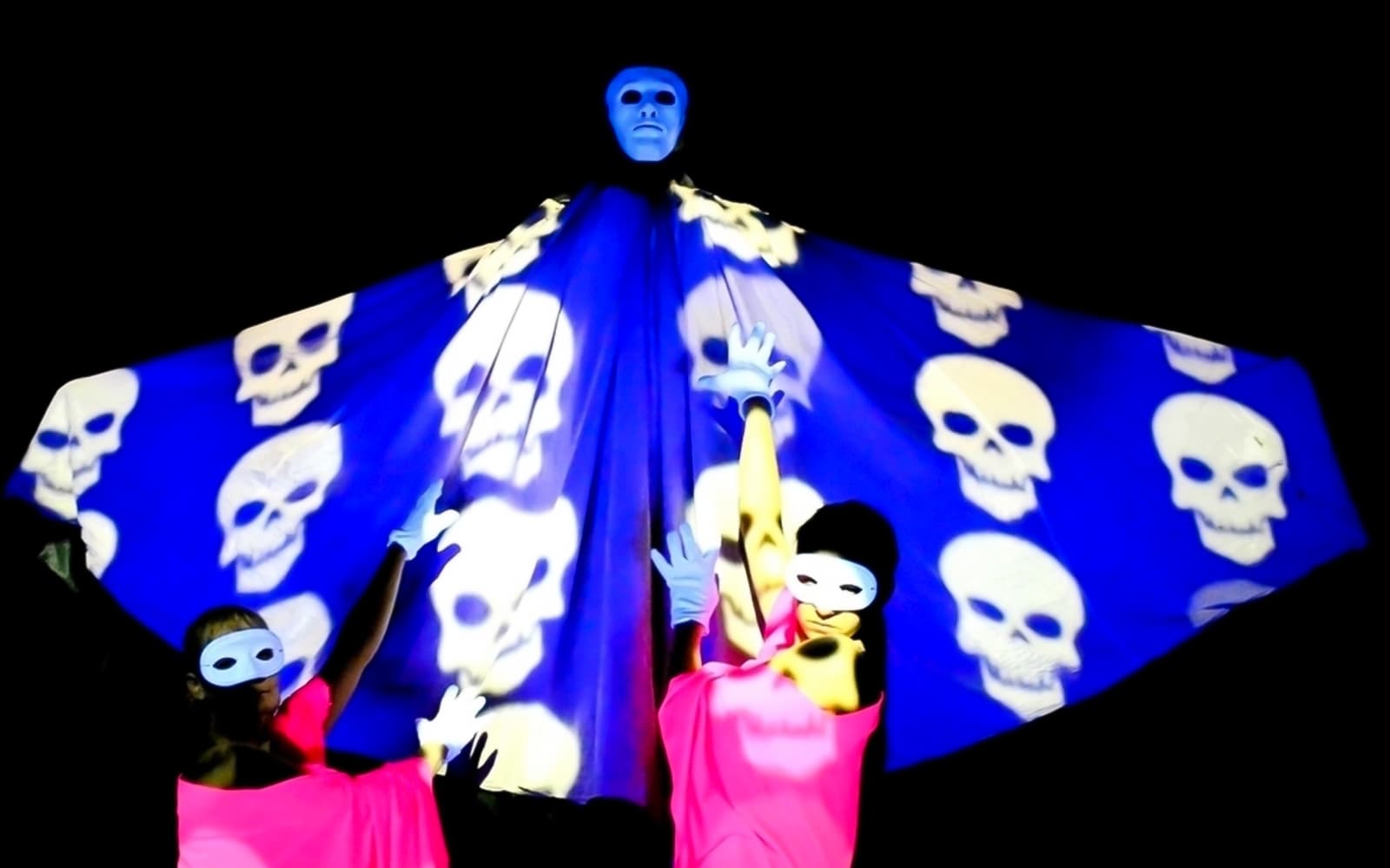 Magic Phantom Comedy - Best of Black Light Theatre Tickets in Prague - Features | TickYourList