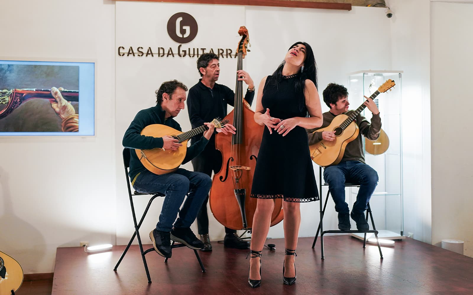 Tickets to Fado Show at Casa da Guitarra