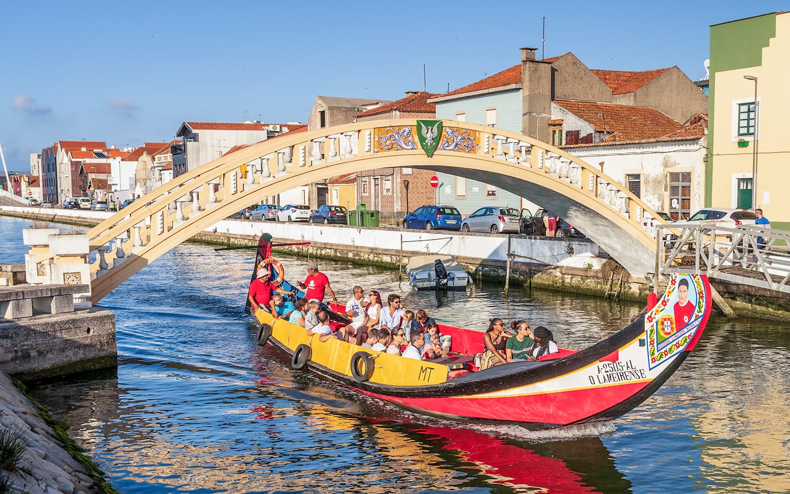 Aveiro Half-Day Guided Tour with Moliceiro Cruise tickets in Porto - Features | TickYourList