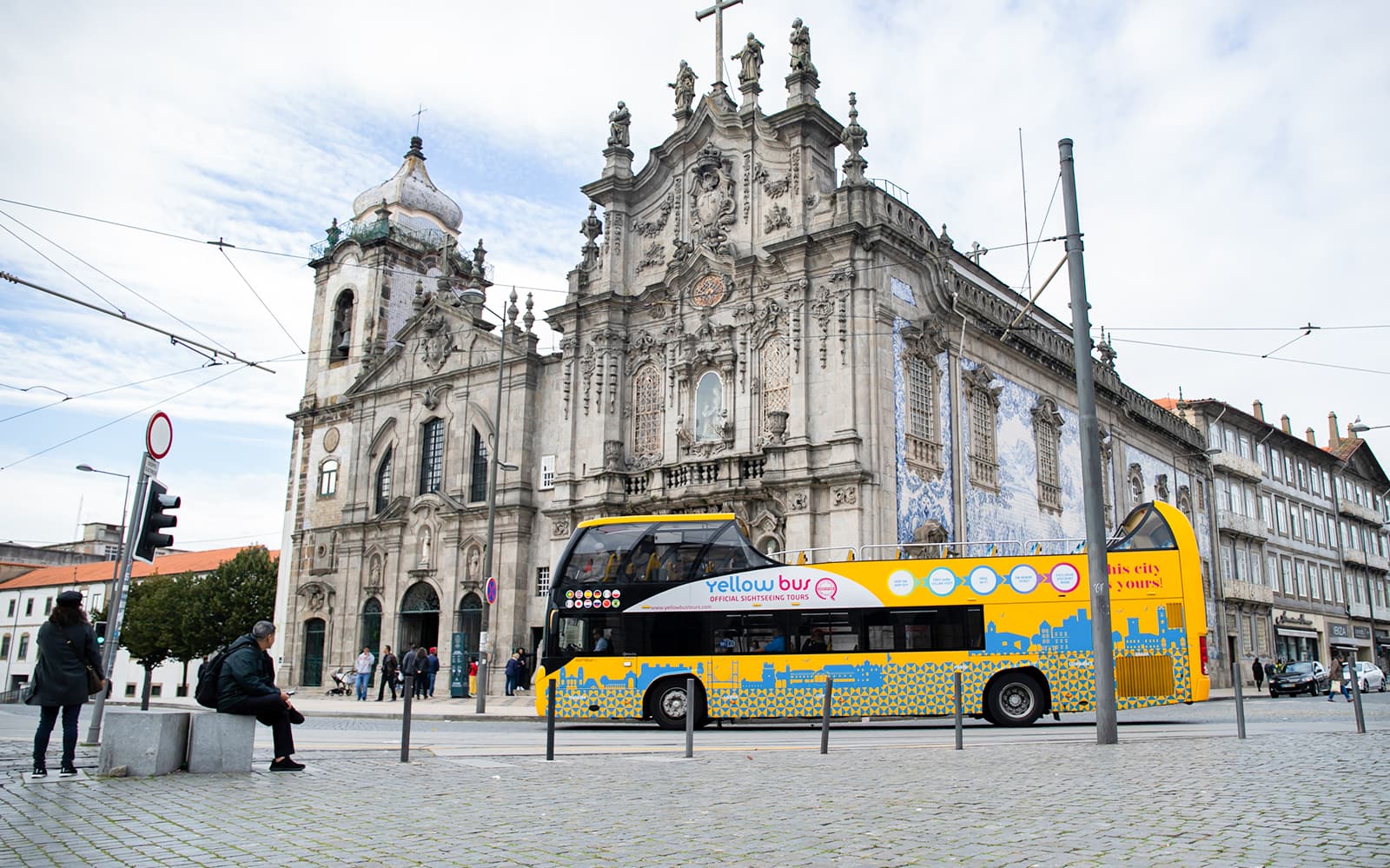 Yellow Bus: 24/48-Hour Hop-On Hop-Off Porto Vintage Bus Tour