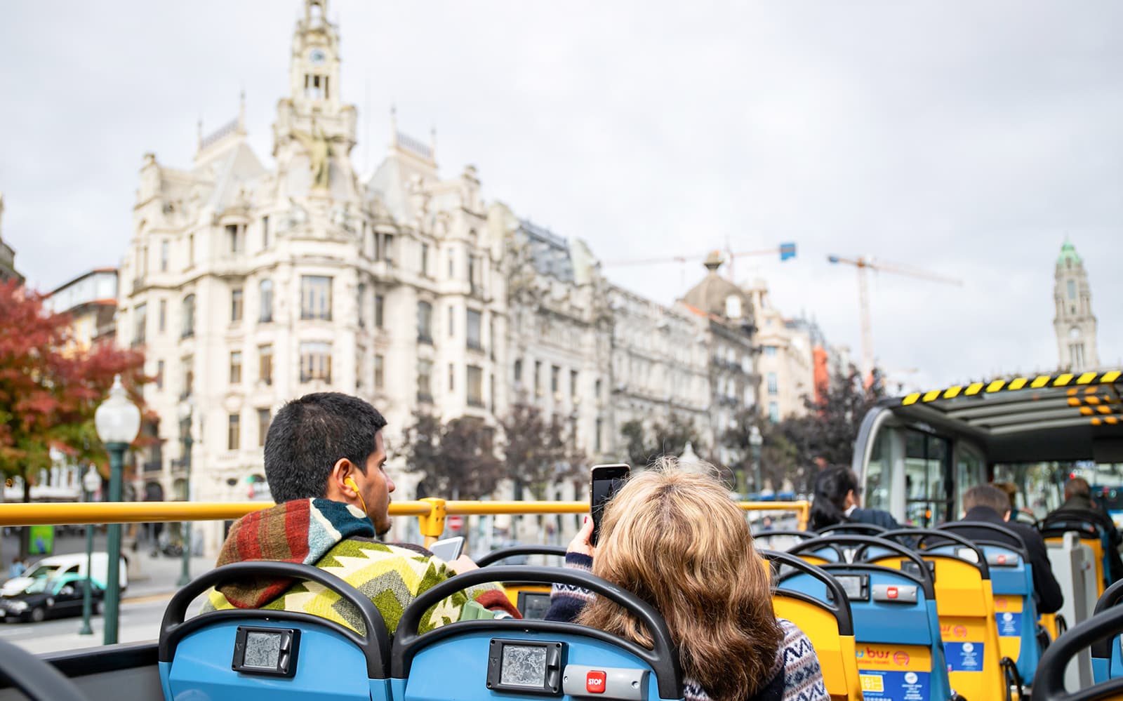 Yellow Bus: 48-Hour Hop-On Hop-Off Porto Vintage Bus Tour with Six Bridges River Cruise