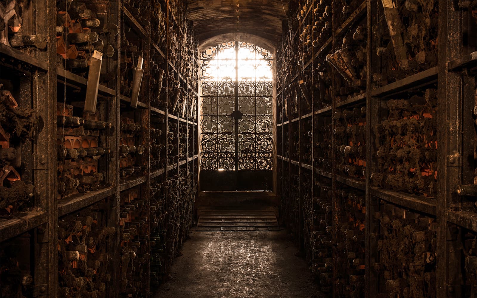 Real Companhia Velha Guided Tour with Wine Tasting tickets in Porto - Features | TickYourList