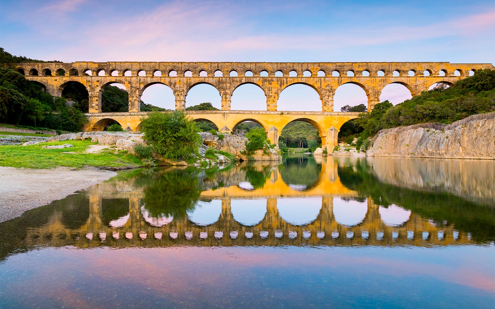 Pont du Gard Skip-the-Line Tickets with Museum & Cinema Access in Provence - Attractions | TickYourList