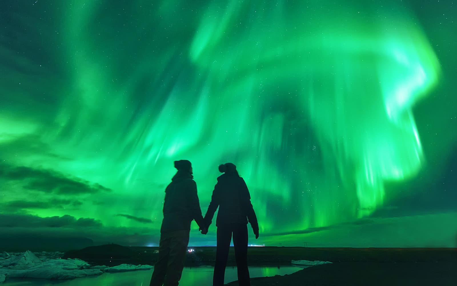 Reykjavik: Northern Lights Small Group Tour tickets in Reykjavik - Activities | TickYourList