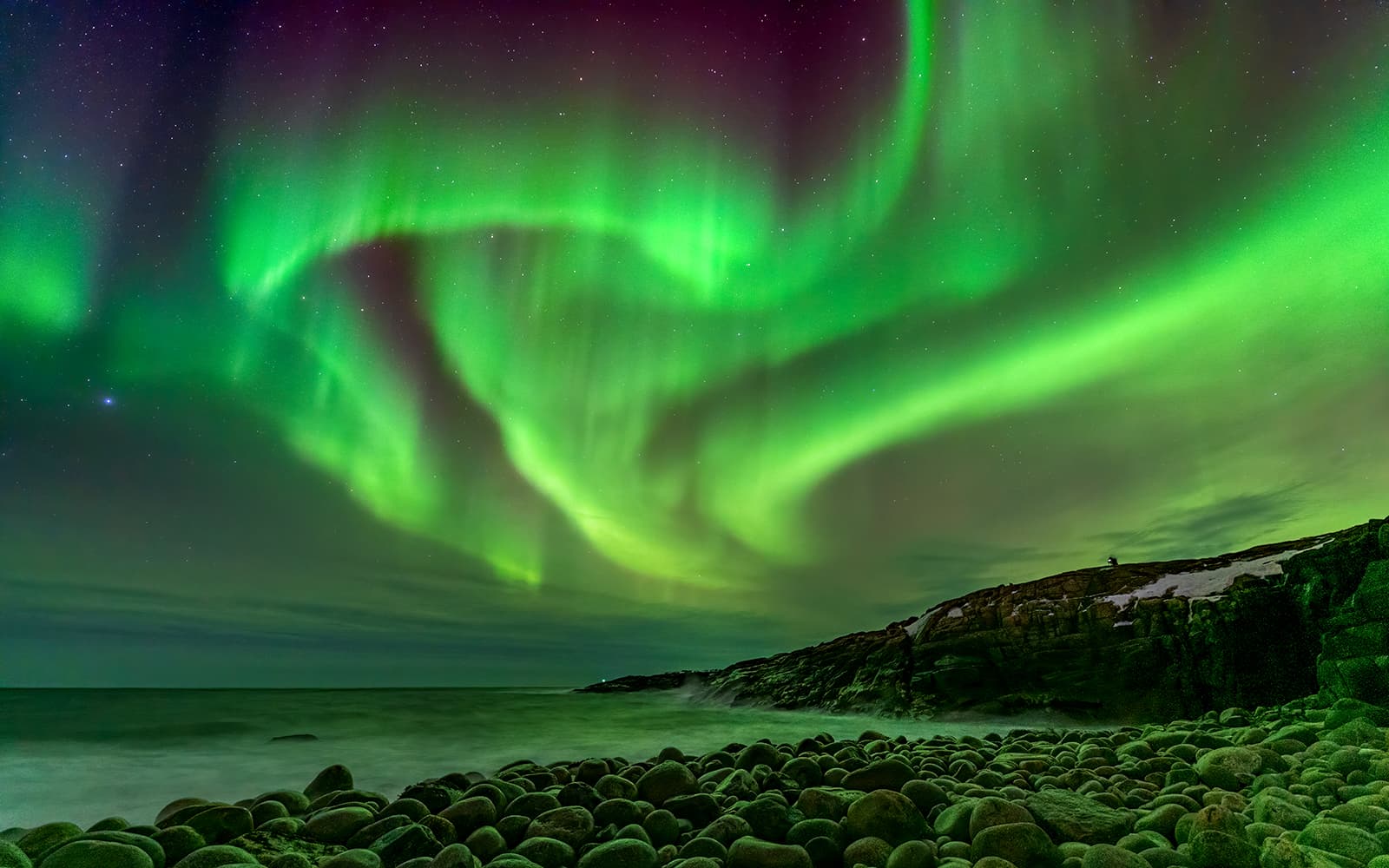 Reykjavik: Northern Lights Small Group Tour tickets in Reykjavik - Highlights | TickYourList