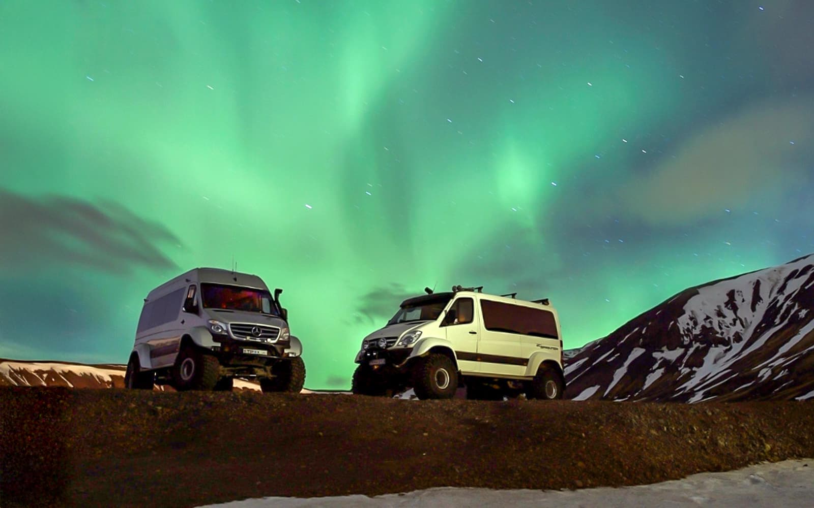 Reykjavik: Premium Northern Lights Super Jeep Tour tickets in Reykjavik - Features | TickYourList