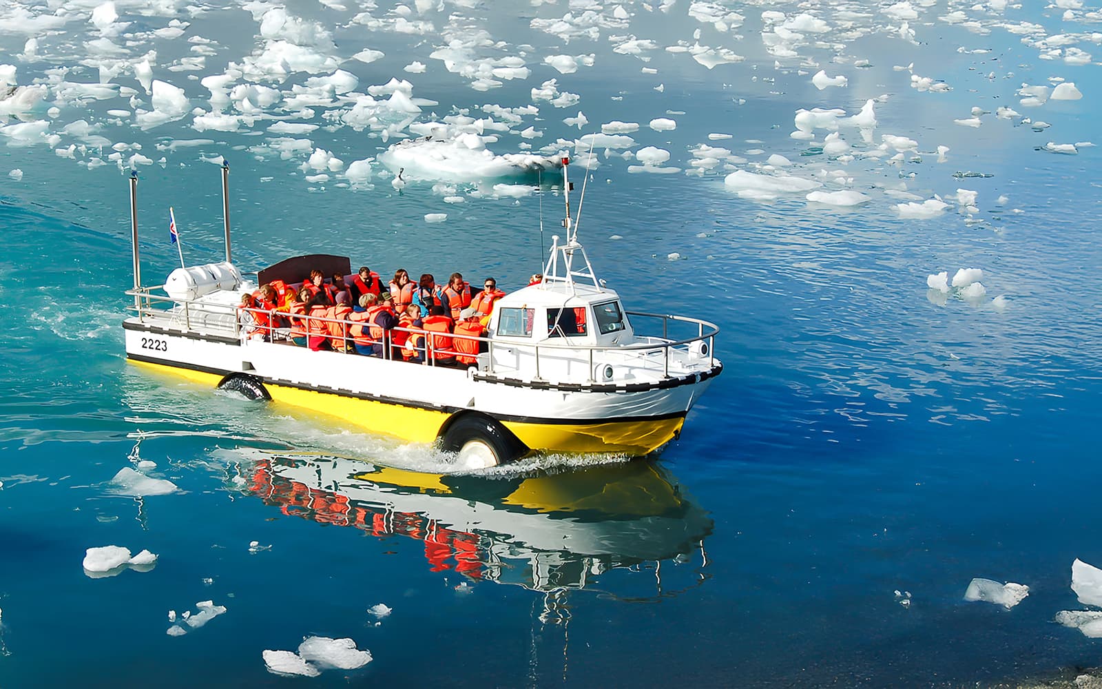 From Reykjavik: Jokulsarlon Glacier Lagoon Boat Ride & Diamond Beach Tour