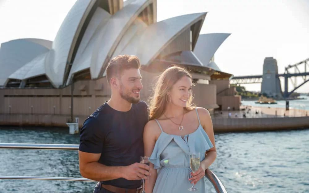 90-min Guided Sightseeing Harbour Cruise