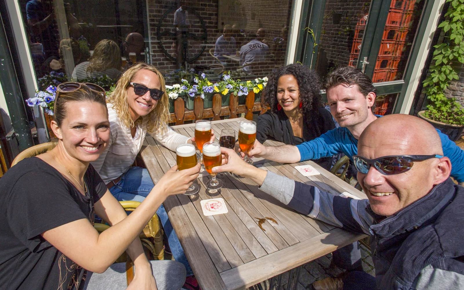 4-Hour Rotterdam Breweries and Boat Tour with Guided Tastings