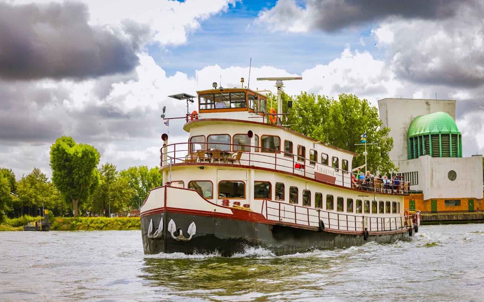90-Min Rotterdam Harbor Cruise on a Historic Ship