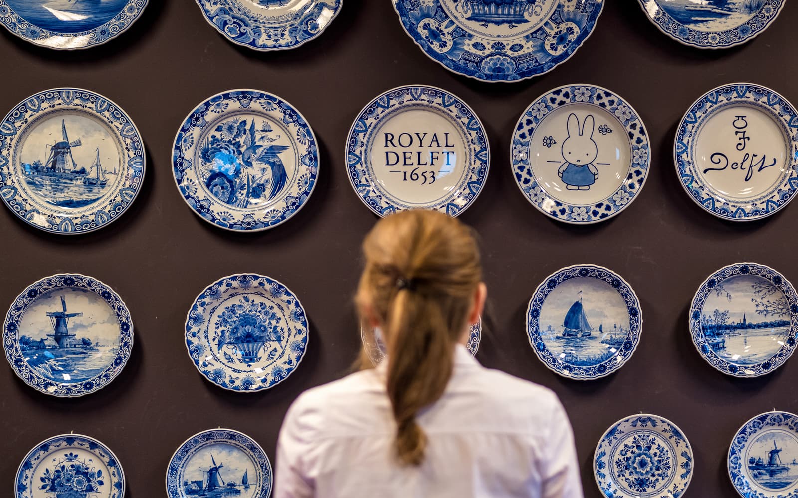 Admission Tickets to the Royal Delft Blue Factory & Museum in Rotterdam - Features | TickYourList