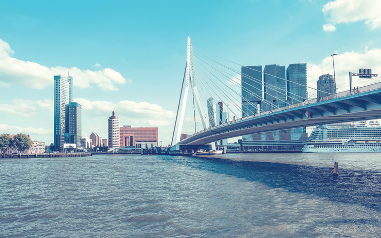 Walk & Explore Rotterdam with the interactive Qula City Trail tickets in Rotterdam - Activities | TickYourList