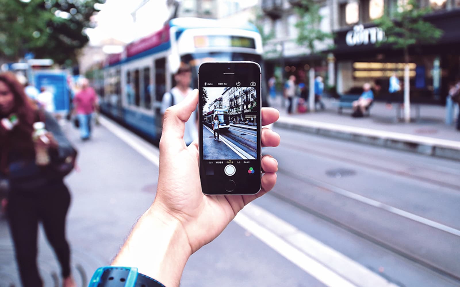 Walk & Explore Rotterdam with the interactive Qula City Trail tickets in Rotterdam - Discover | TickYourList