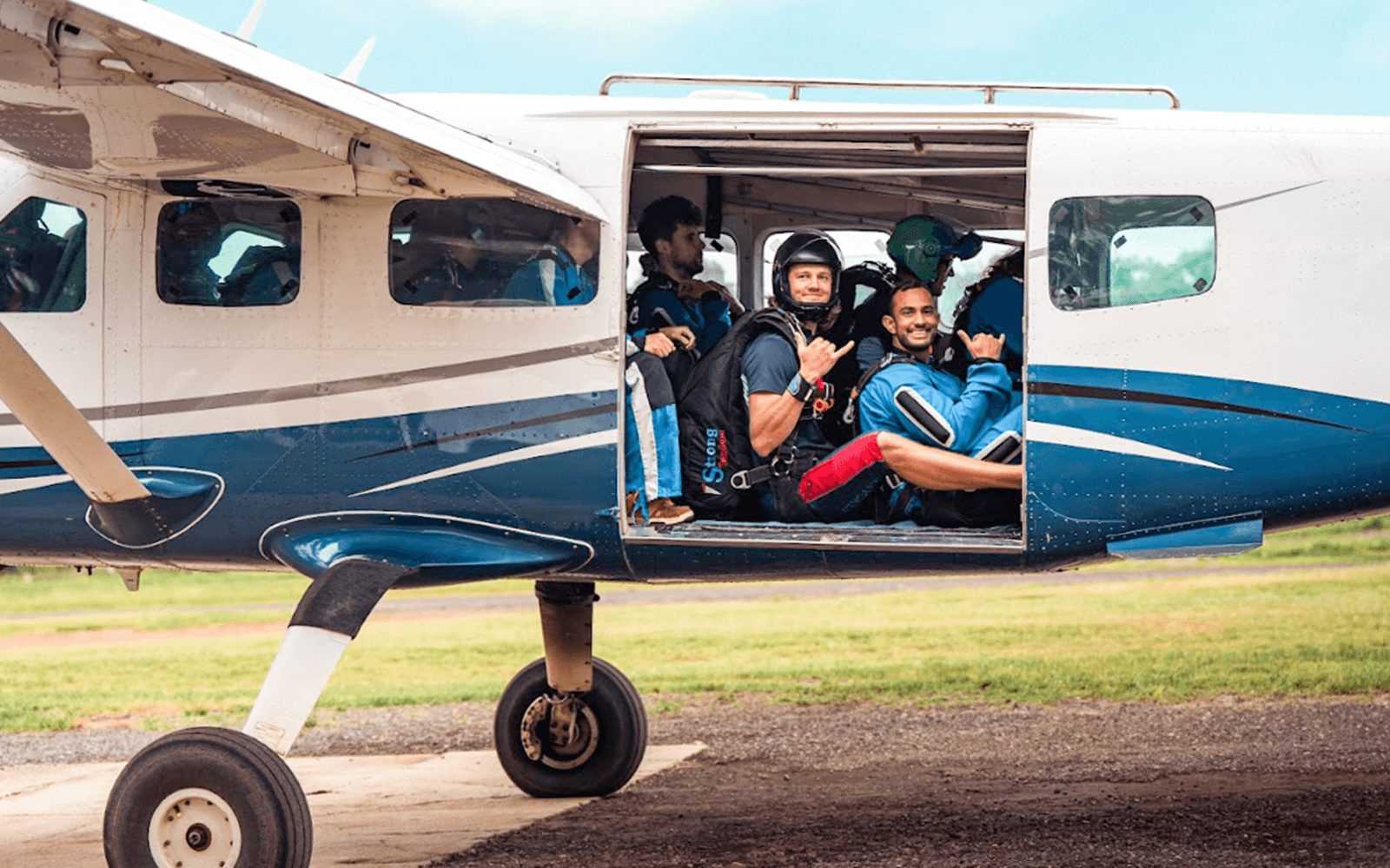 Tandem Skydive at Sydney with Round-Trip Transfers tickets in Sydney - Activities | TickYourList