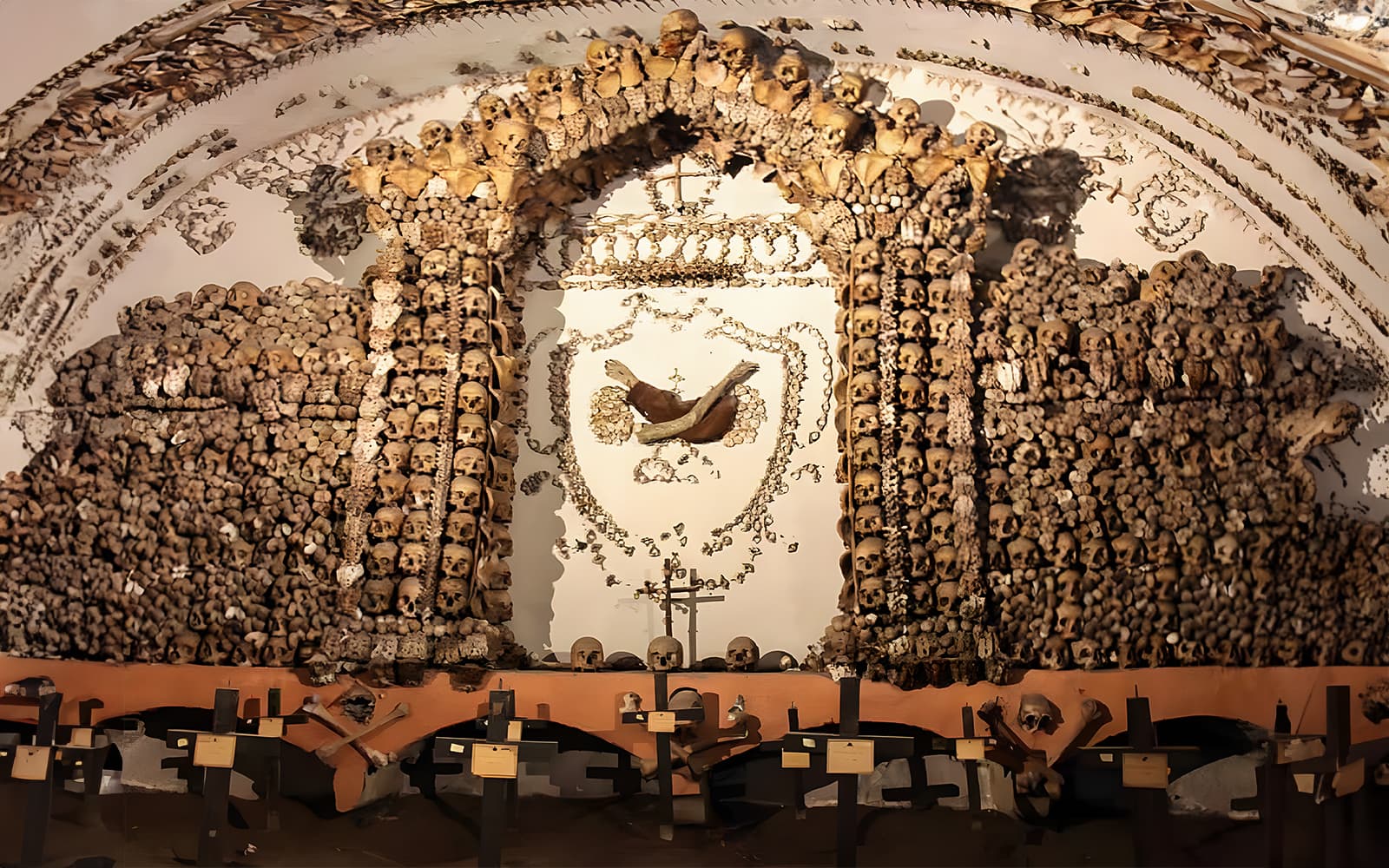 Capuchin Crypt, Christian Catacombs & San Martino ai Monti Tour with Transfers
