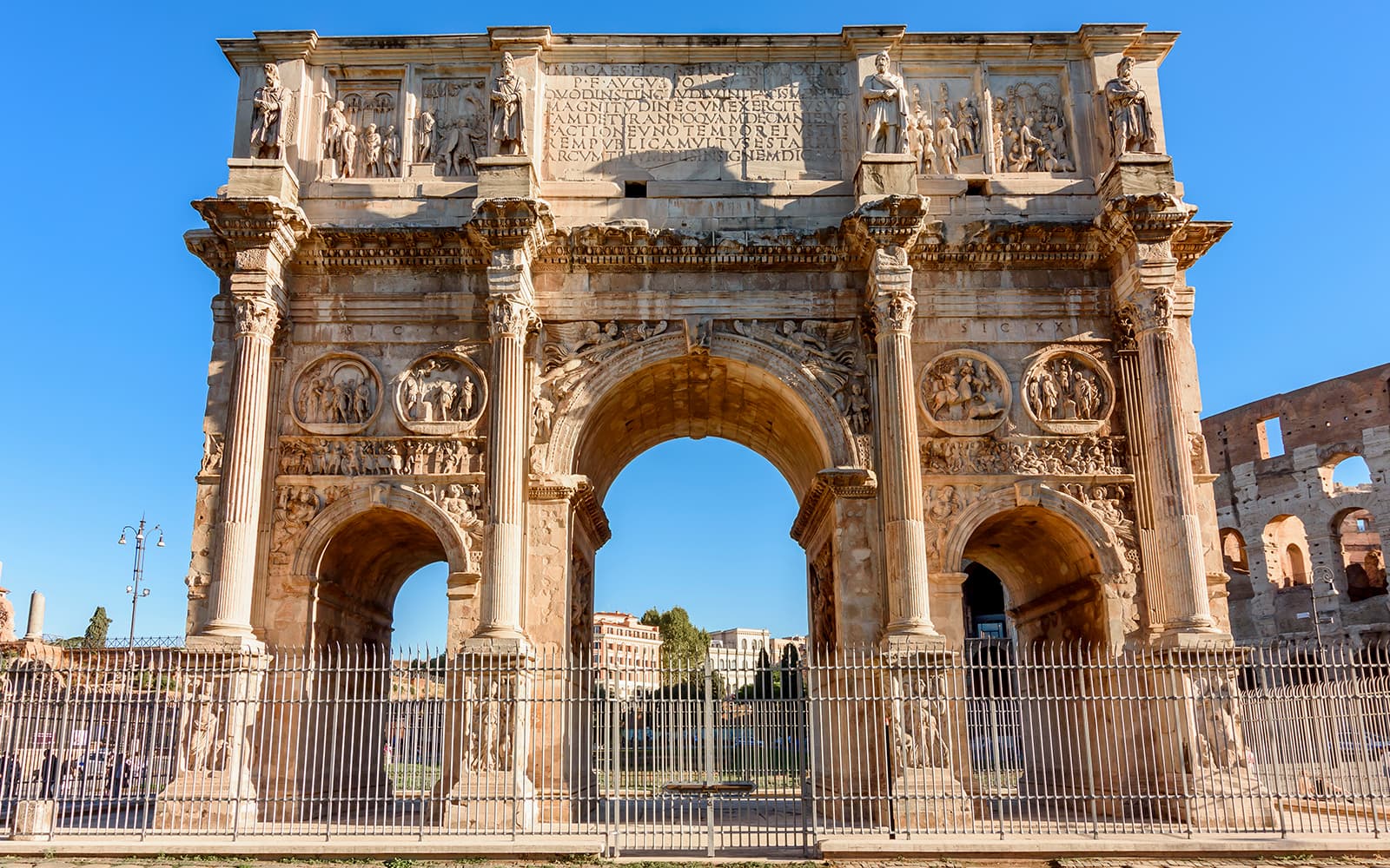 Colosseum, Roman Forum & Palatine Hill Access with Exclusive Arena Floor tickets in Rome - Features | TickYourList