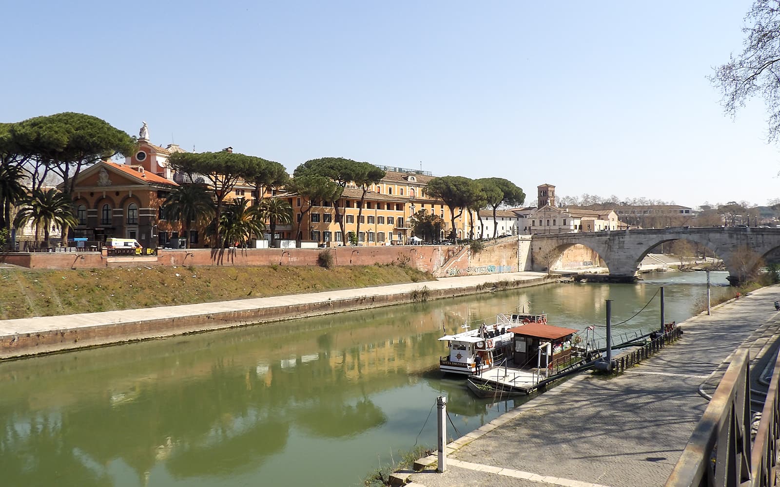 Rome Hop-On Hop-Off Boat Tour tickets in Rome - Features | TickYourList