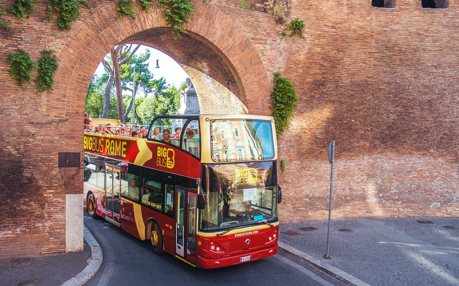 Combo (Save 15%): Rome Hop-on Hop-off Bus Tour + Pantheon Skip-the-Line Tickets in Rome - Features | TickYourList