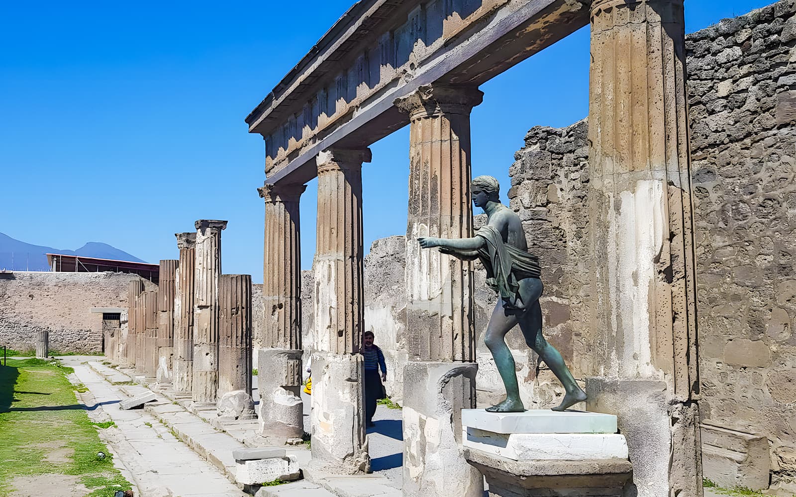 From Rome: Pompeii Day Trip with Guided Tour