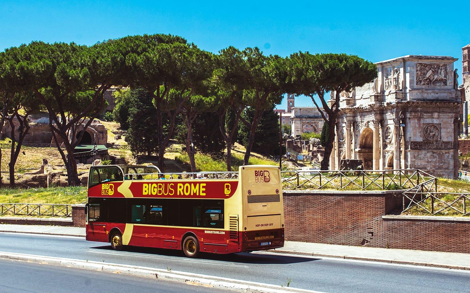 Big Bus: Rome Hop-on Hop-off Bus Tour with Hop-on Hop-off River Cruise tickets in Rome - Features | TickYourList