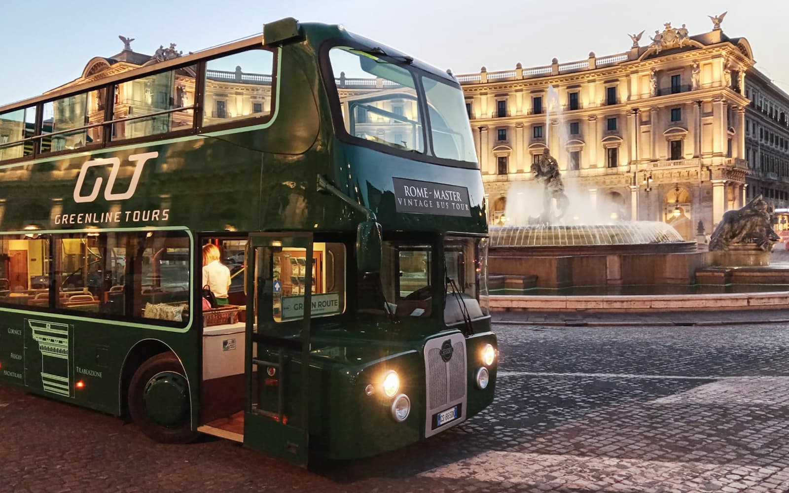 Rome: Open-Bus Night City Tour