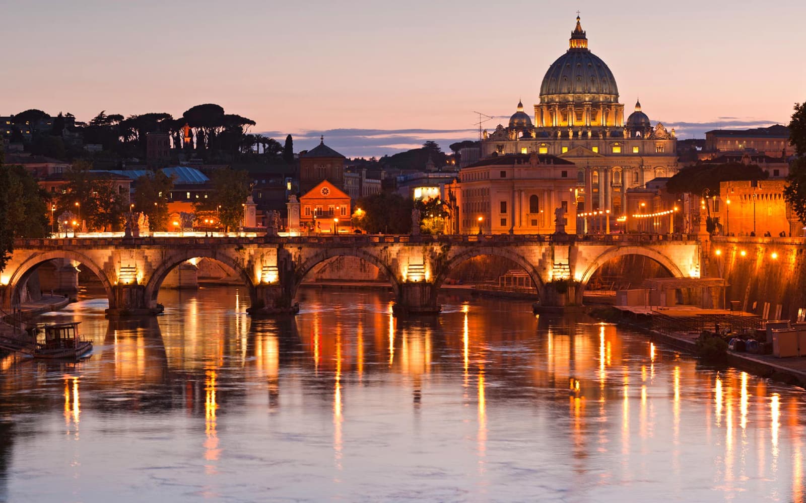 Romantic Rome Night Bus Tour with Dinner