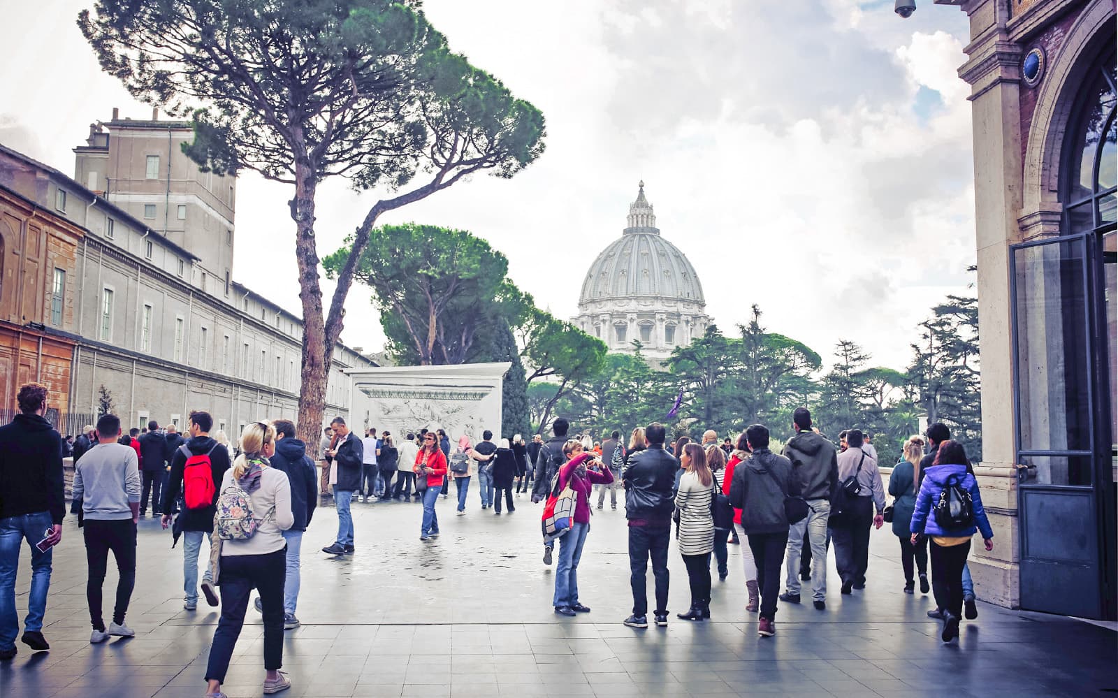 Rome Pass: Rome Hop-On Hop-Off Bus Tour with Vatican Museums & Colosseum Guided Tours tickets in Rome - Features | TickYourList