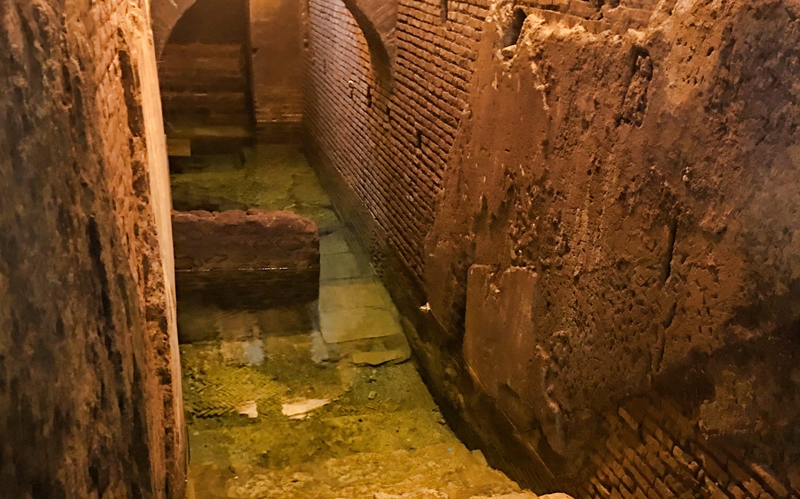 Trevi District Underground: Small Aqueduct Domus