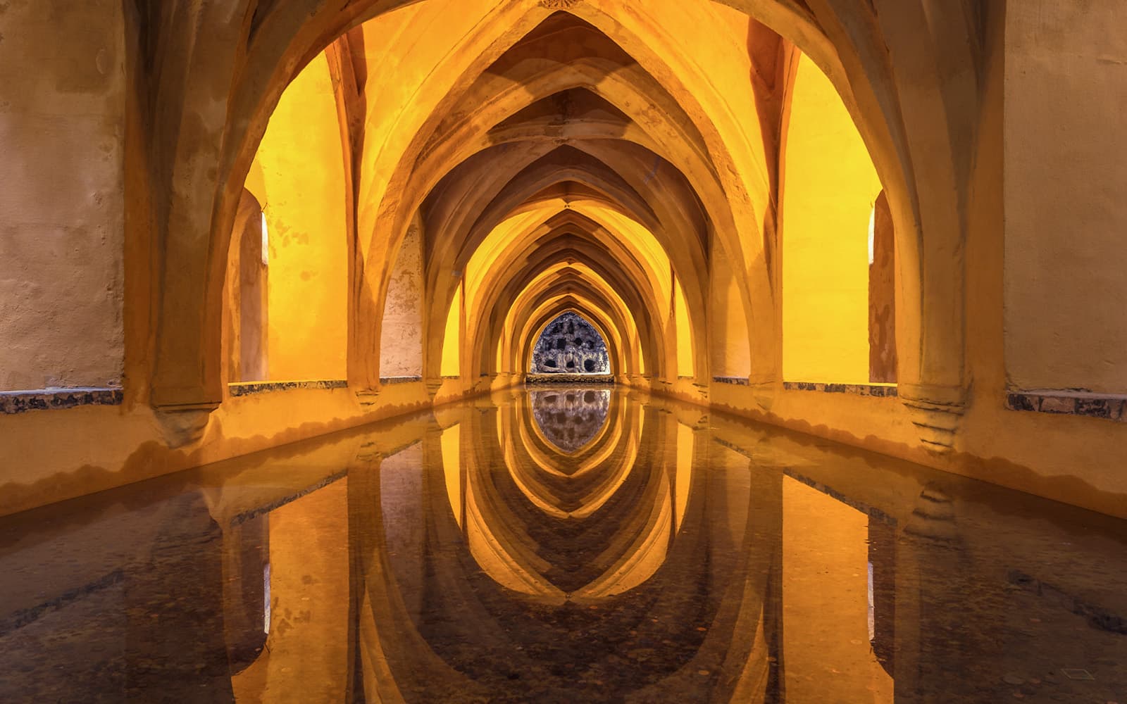 Combo (Save 10%): Seville Hop-on Hop-off Bus Tour + Alcázar + Seville Cathedral & La Giralda Tickets in Seville - Features | TickYourList