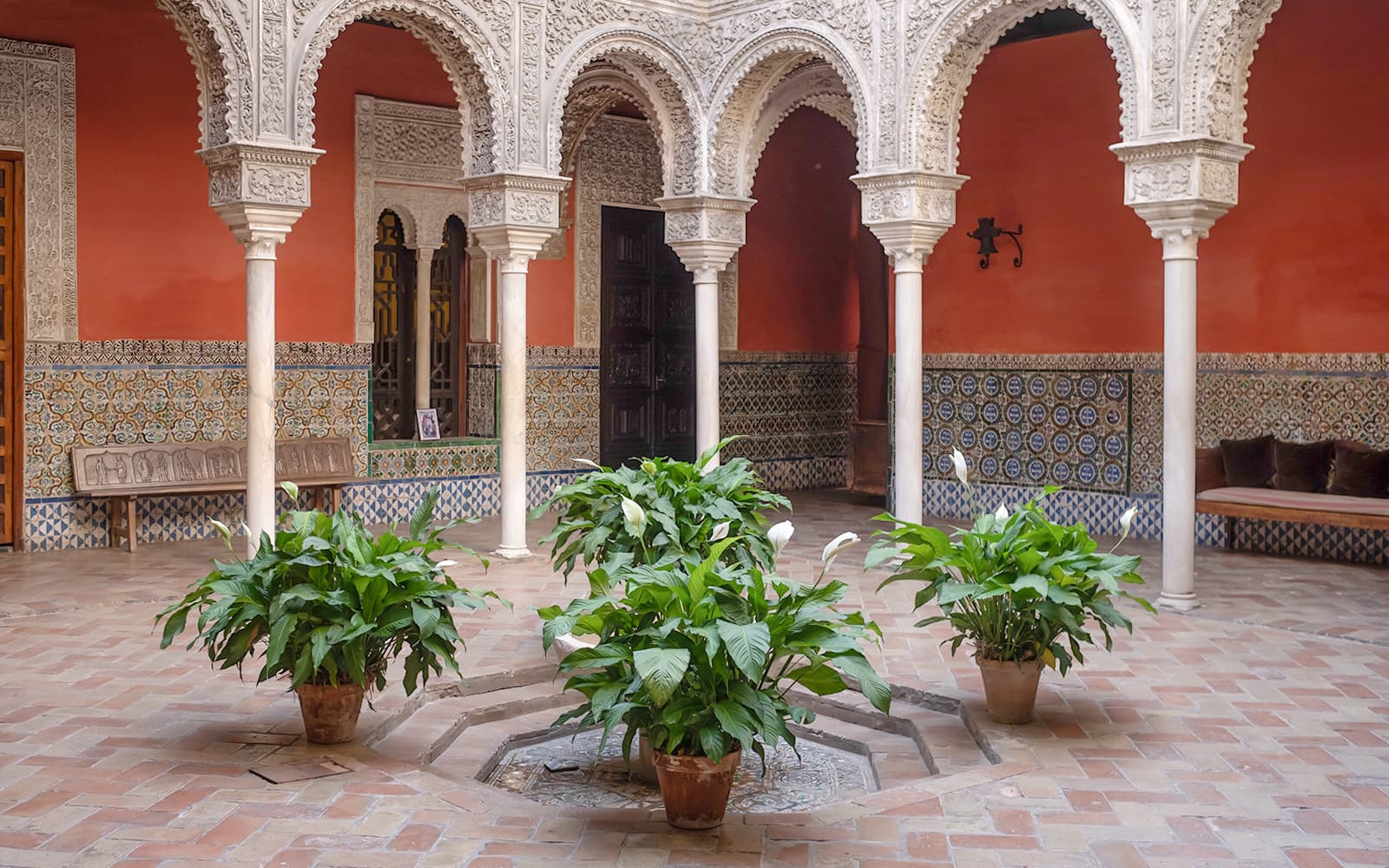 Casa de Salinas Tickets with Audio Guide in Seville - Full Experience | TickYourList