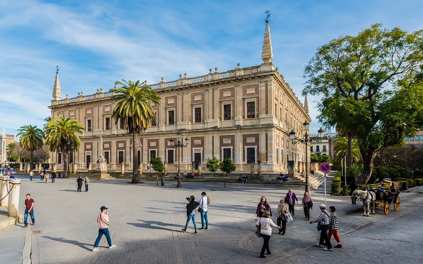 Guided Monumental Walking Tour in Seville