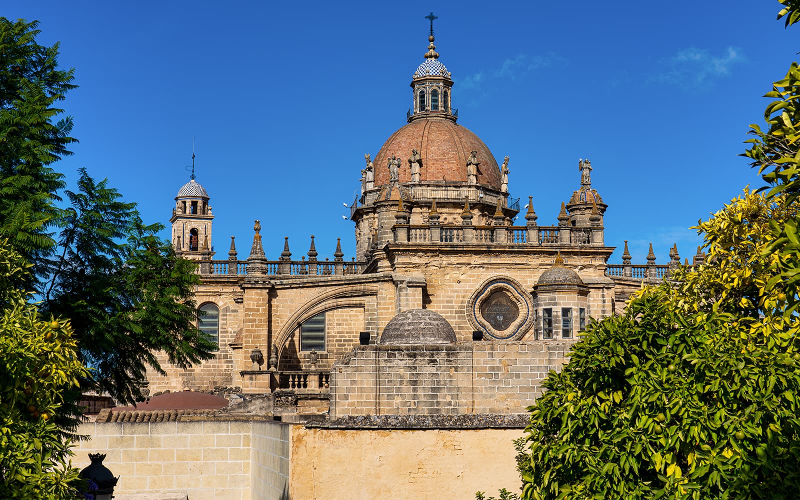 Guided Tour of Jerez de la Frontera & Cádiz with Round-Trip Transfers tickets in Seville - Full Experience | TickYourList