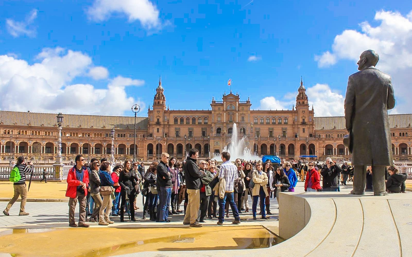 2-Hour Guided Tour of María Luisa Park and Spain Square