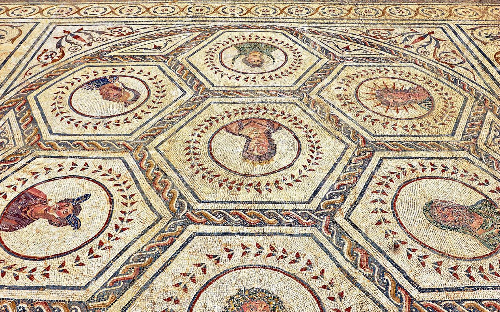 Guided Tour of the Ruins of Itálica tickets in Seville - Features | TickYourList