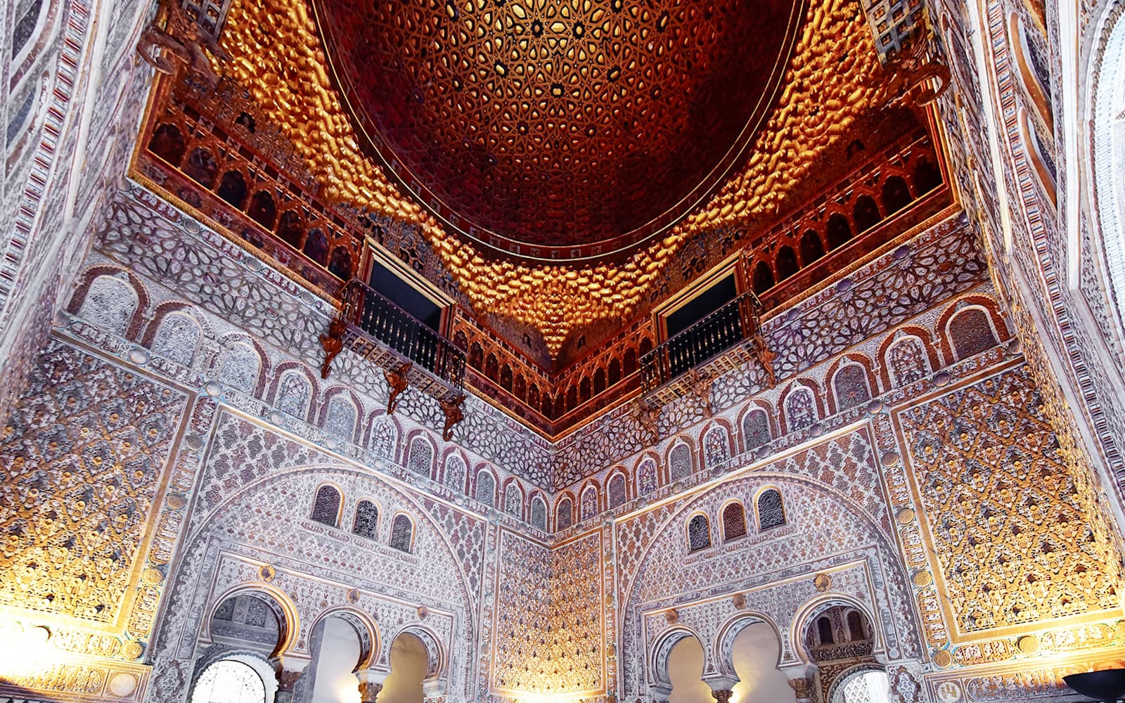 Combo: Isla Mágica & Agua Mágica + Alcázar of Seville Tickets in Seville - Features | TickYourList