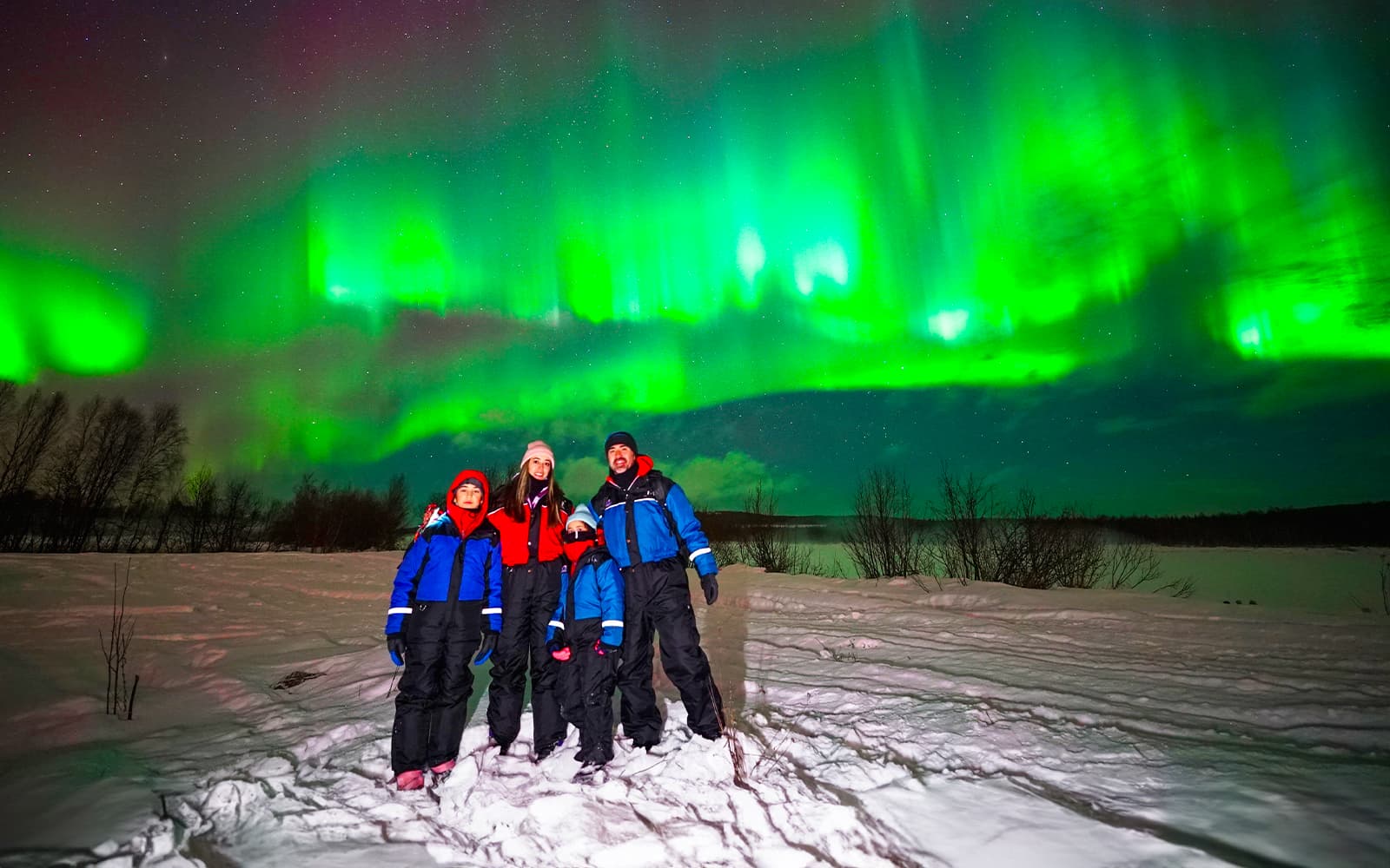 Rovaniemi: Northern Lights Chase Small Group Tour