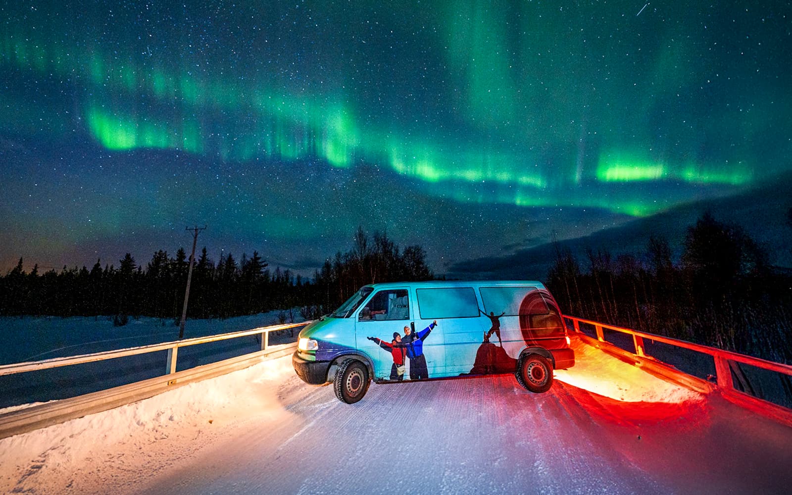 Rovaniemi: Northern Lights Chase Small Group Tour tickets in Rovaniemi - Features | TickYourList