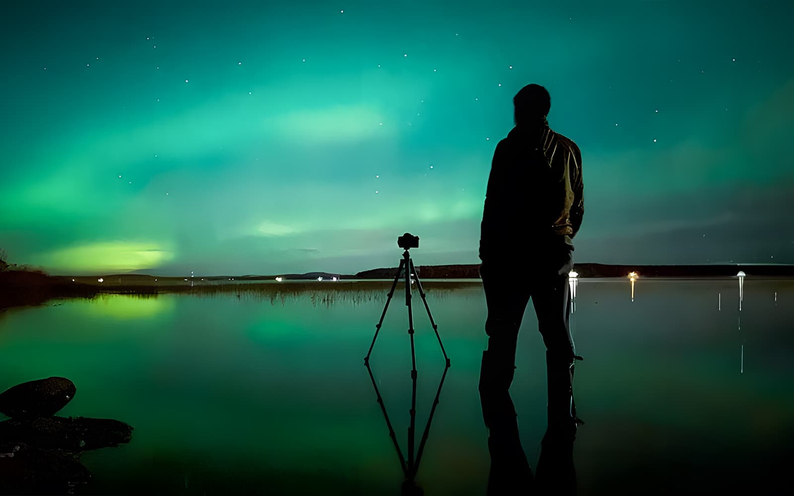 Rovaniemi: Northern Lights Chase with Professional Photography