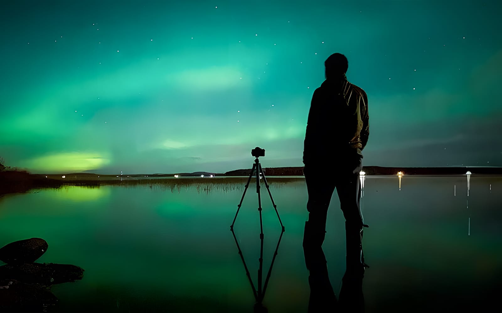 Rovaniemi: Northern Lights Chase with Professional Photography experience tickets in Rovaniemi | TickYourList