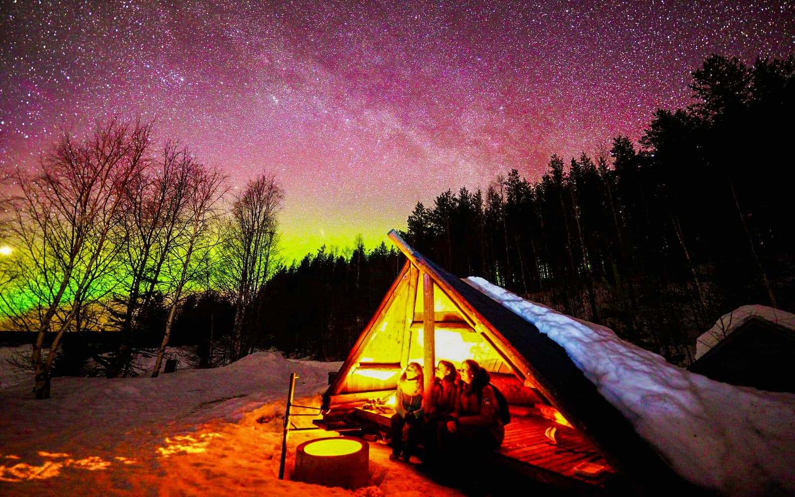 Rovaniemi: Northern Lights Camp Visit with Barbecue